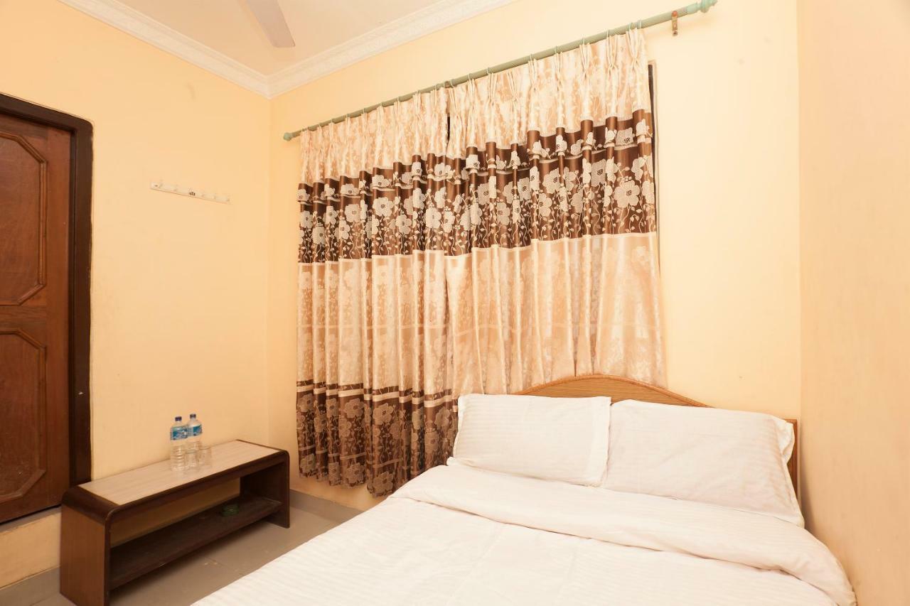 Spot On 397 Hotel Triveni Guest House Катманду Екстериор снимка