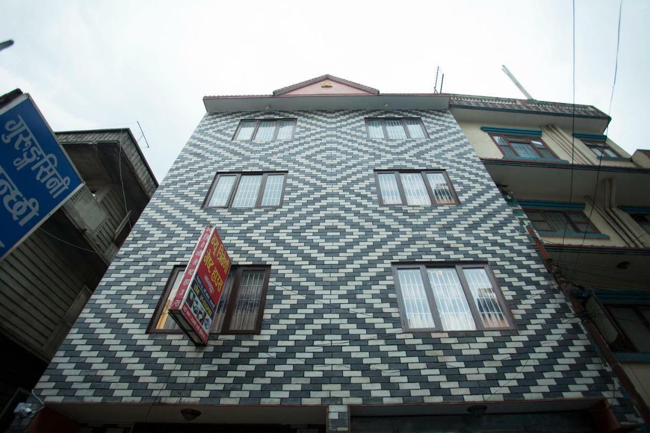 Spot On 397 Hotel Triveni Guest House Катманду Екстериор снимка