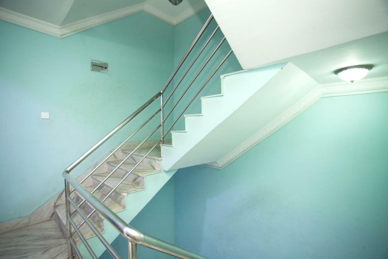 Spot On 397 Hotel Triveni Guest House Катманду Екстериор снимка