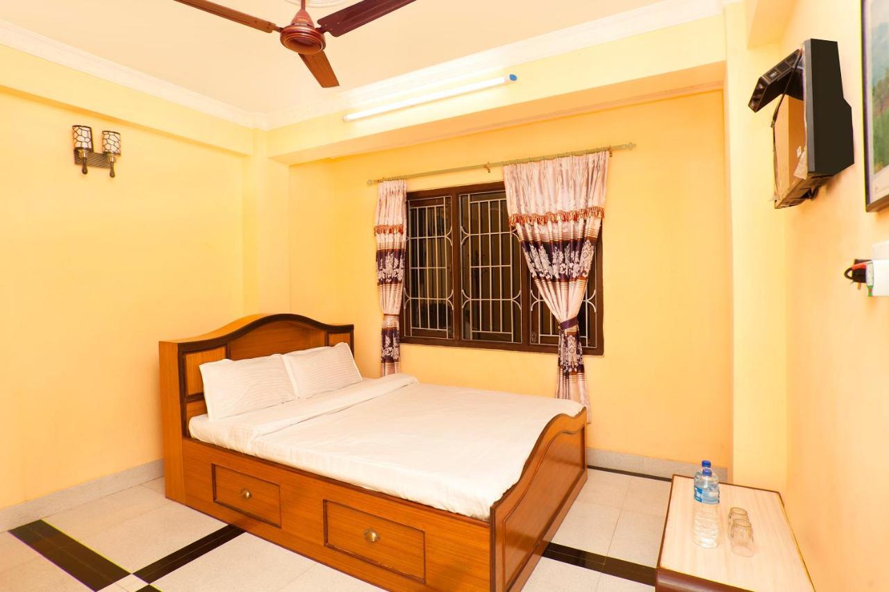 Spot On 397 Hotel Triveni Guest House Катманду Екстериор снимка